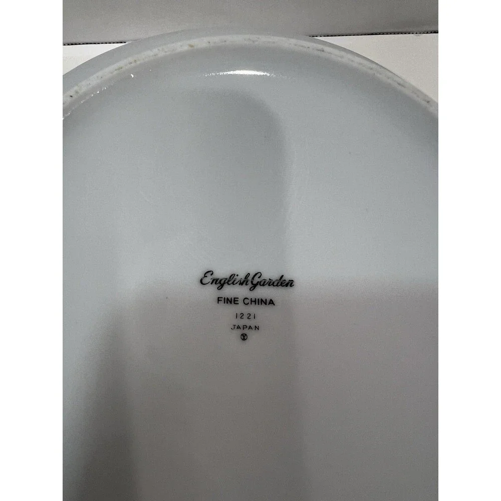 Fine China of Japan English Garden Casserole Covered Serving Dish Excellent